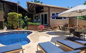 Belíssima Casa em Ilhabela c/ piscina